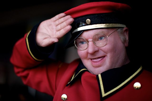 Benny Hill Tragiczna Historia Znanego Komika Strefa Lifestyle